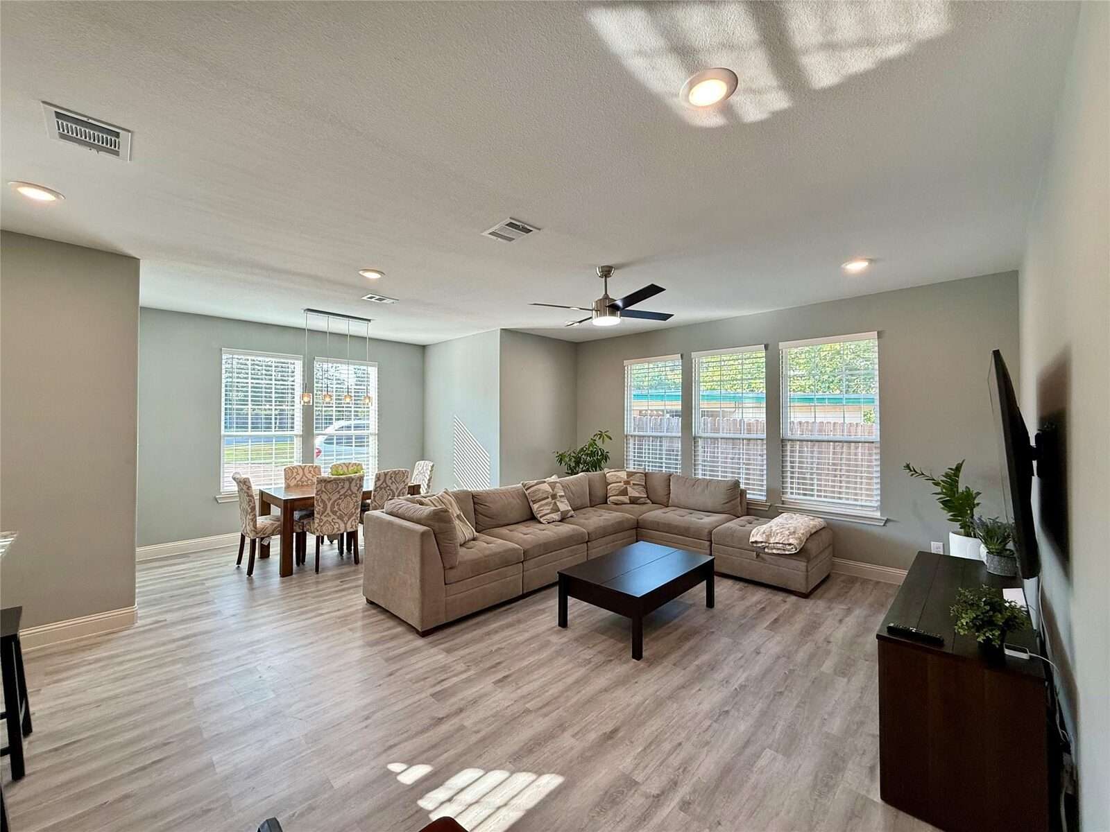 909 Marcellus Court, Arlington, TX