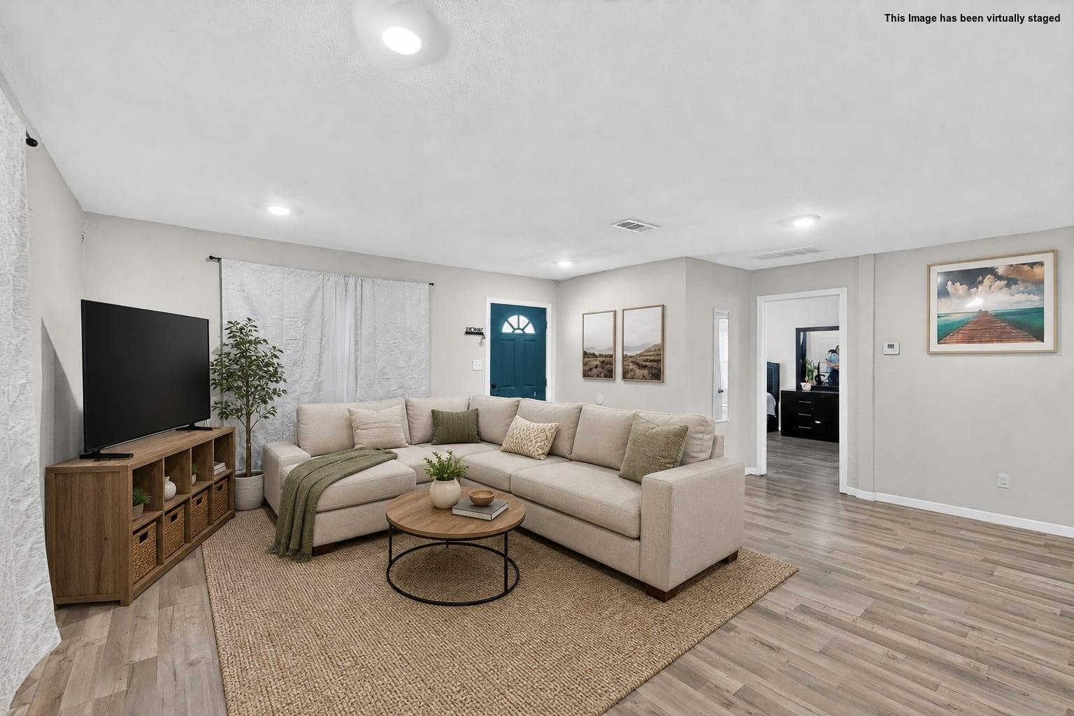 Property photo 4 of 1300 E Mulkey Street, Fort Worth, TX