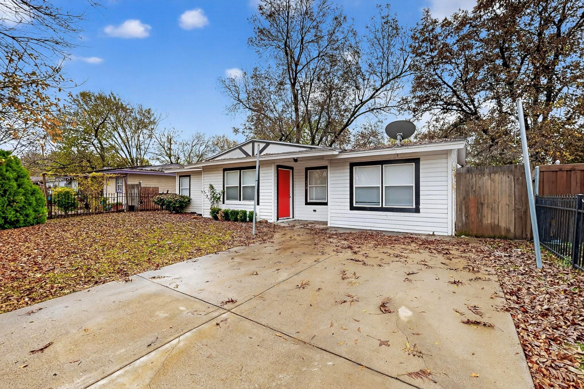 Property photo 3 of 2430 Bluffton Drive, Dallas, TX