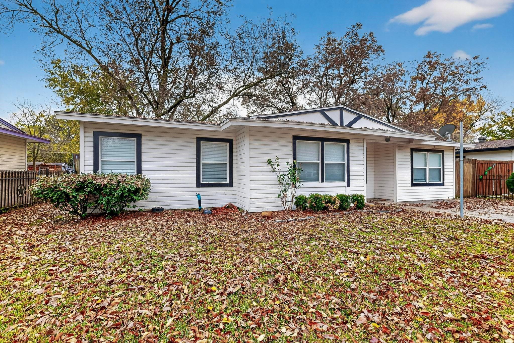 Property photo 4 of 2430 Bluffton Drive, Dallas, TX