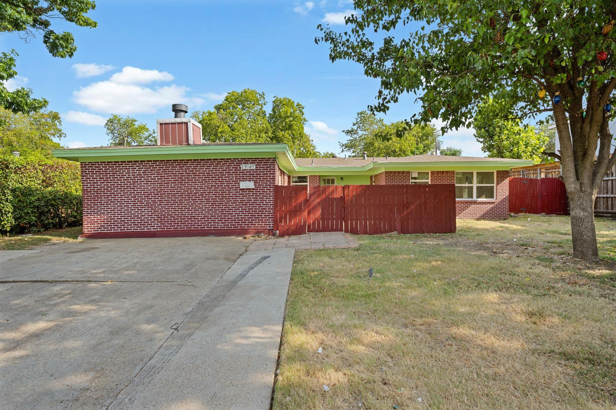 Property photo 2 of 13545 Flagstone Lane, Dallas, TX