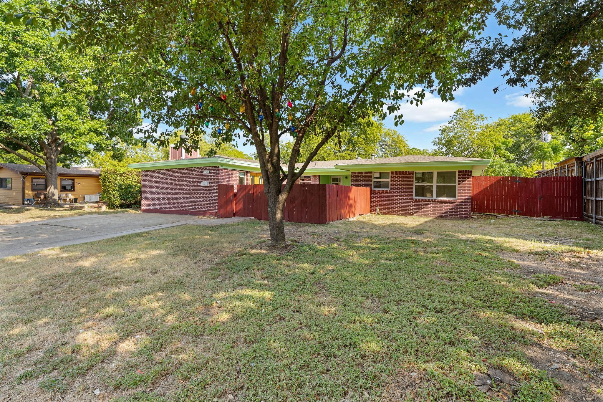 Property photo 3 of 13545 Flagstone Lane, Dallas, TX