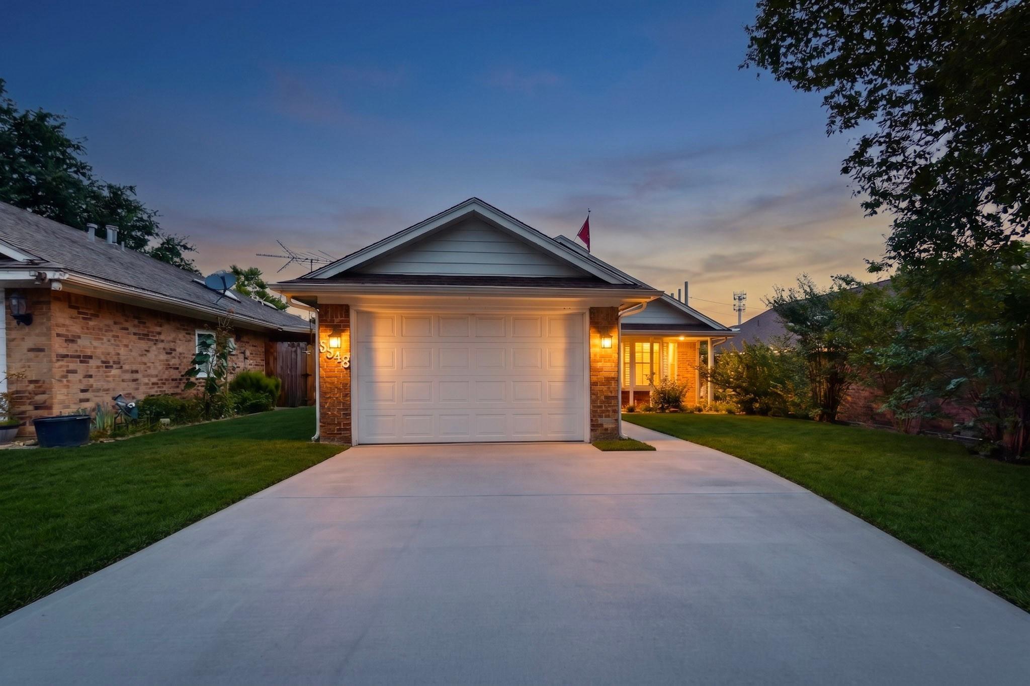 Property photo 4 of 5548 Village Green Drive, Mesquite, TX