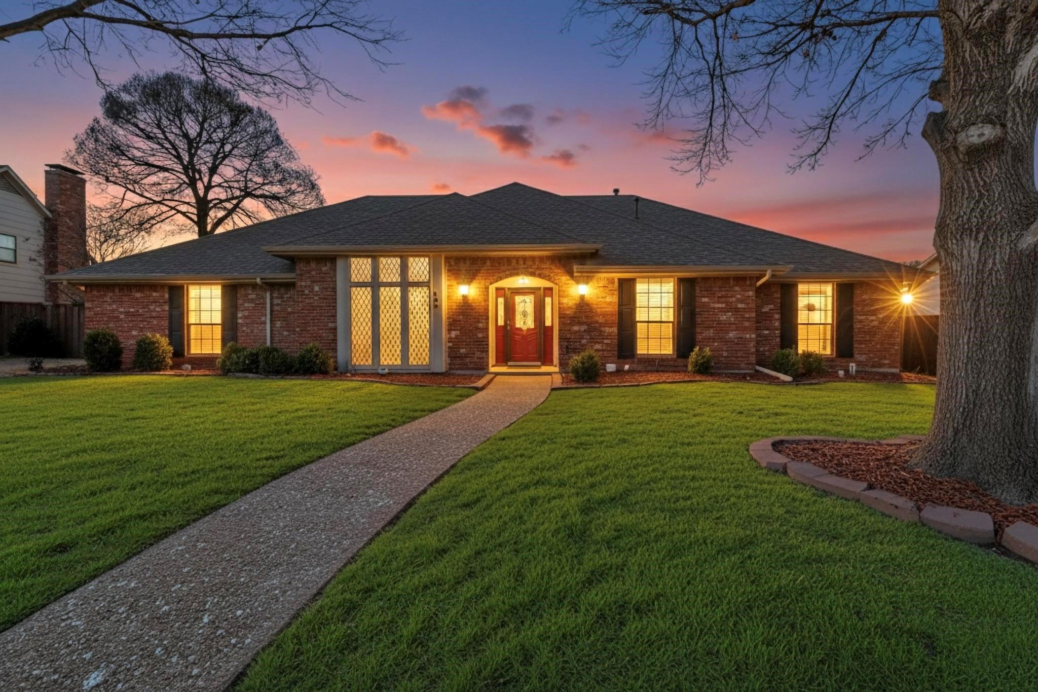 Property photo 2 of 3705 Starlight Trail, Plano, TX