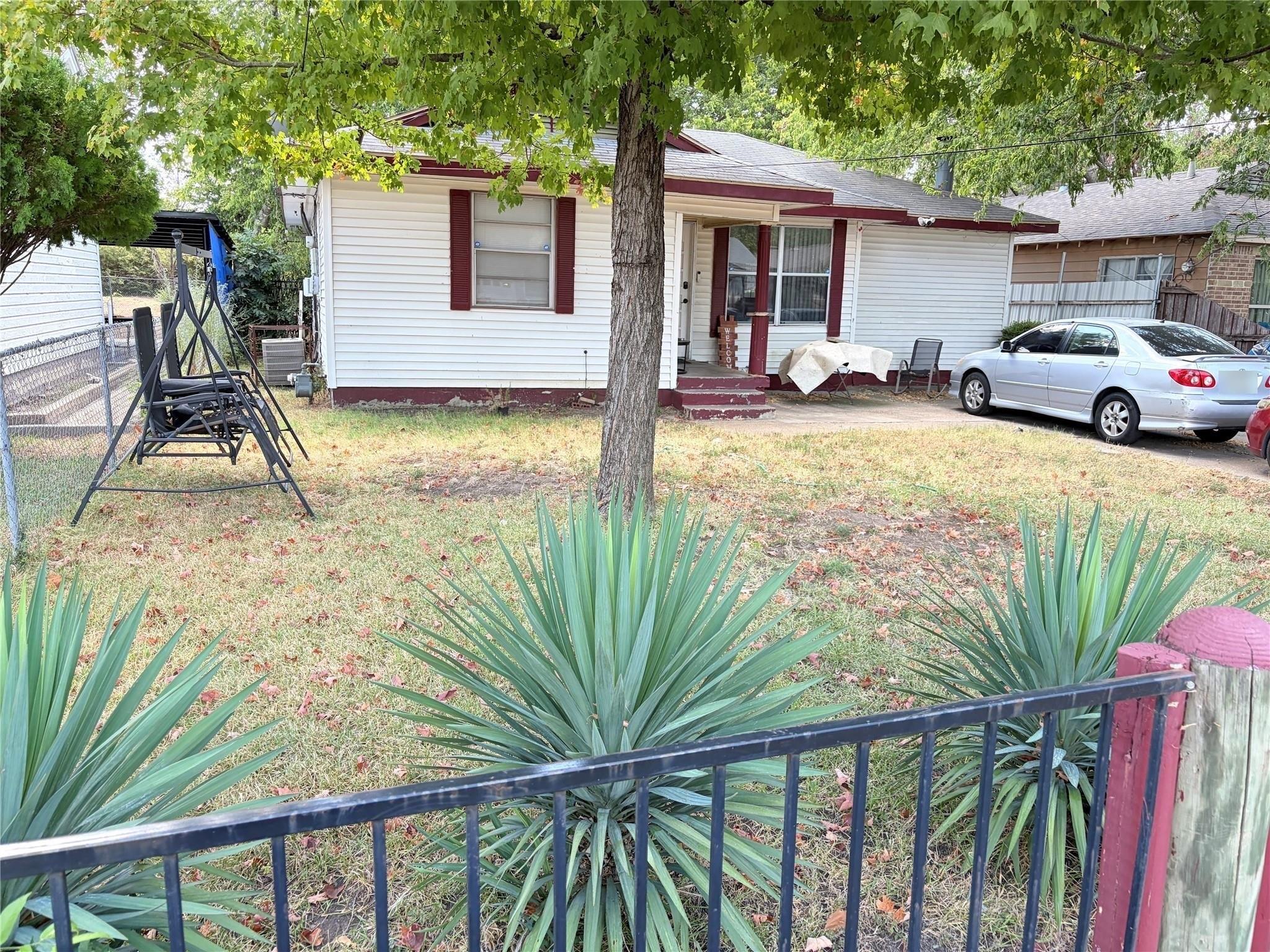 Main photo of property at 9034 Cardella Avenue, Dallas, TX