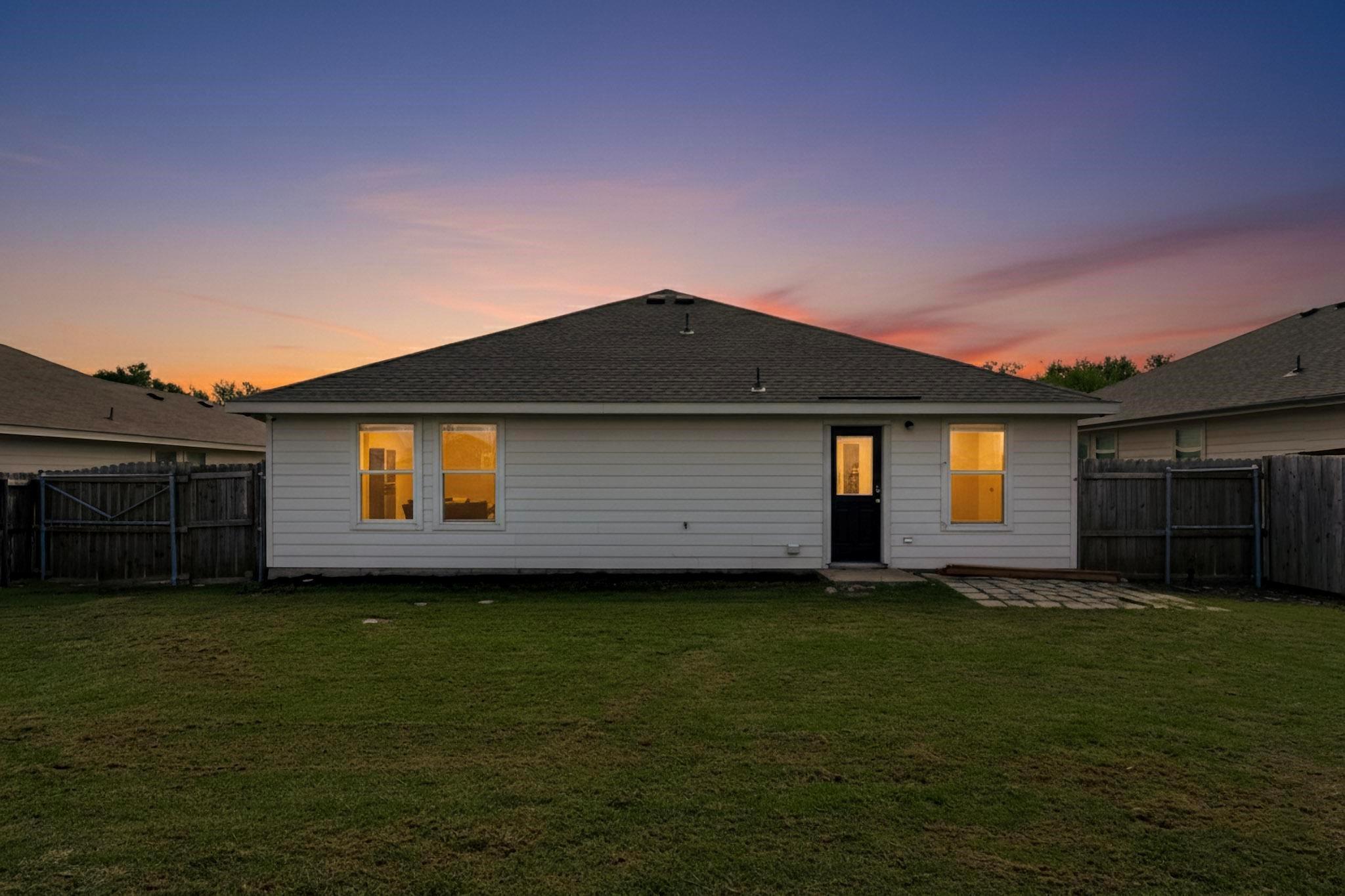 Property photo 4 of 124 Sandlewood Drive, Terrell, TX