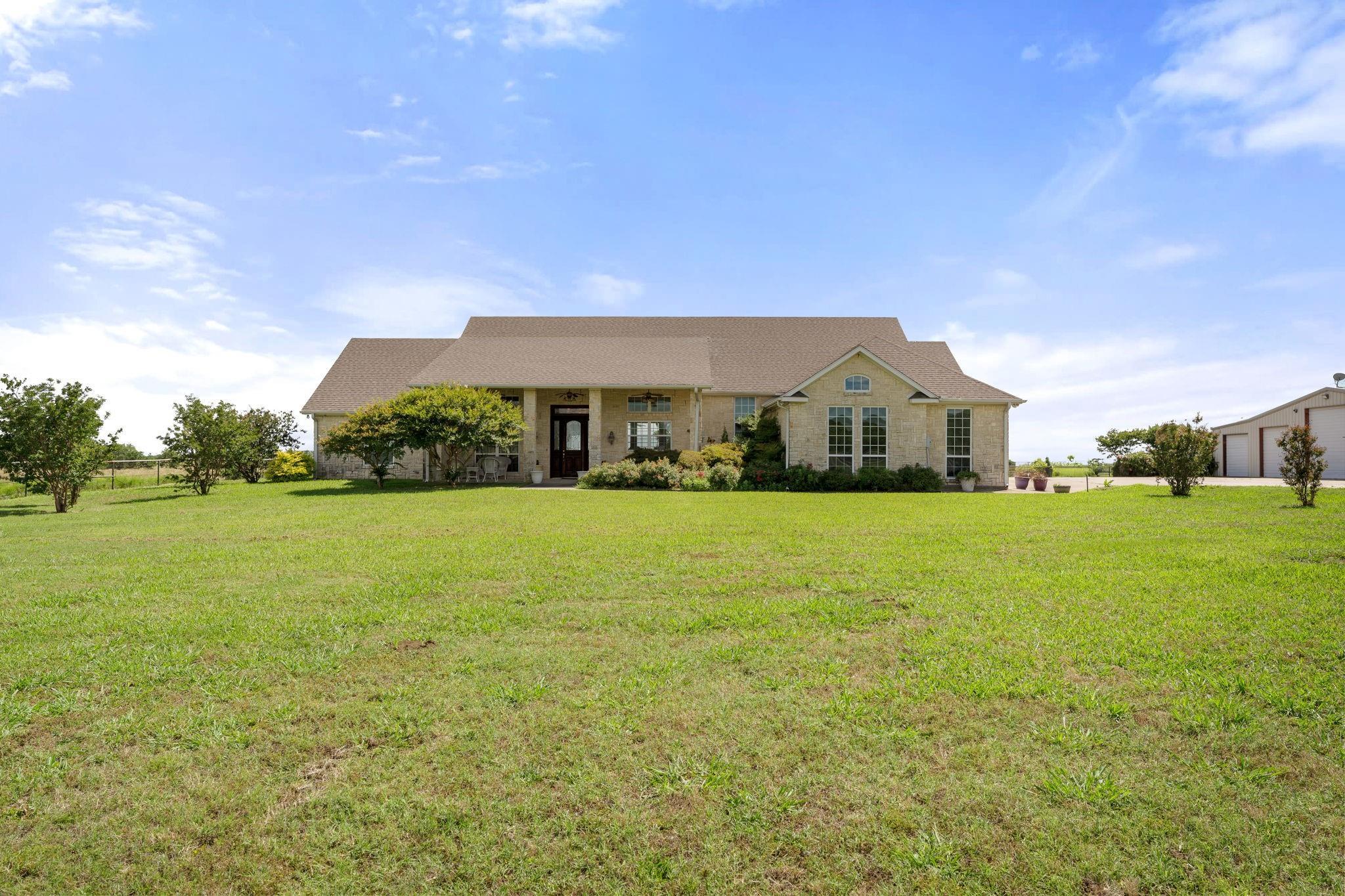 Main photo of property at 19401 Fm 429, Terrell, TX