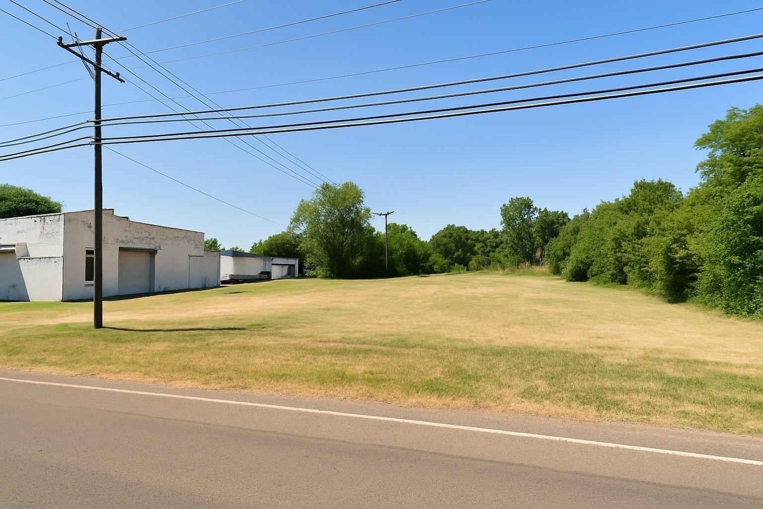 Property photo 2 of 1239 Main Street, Sulphur Springs, TX